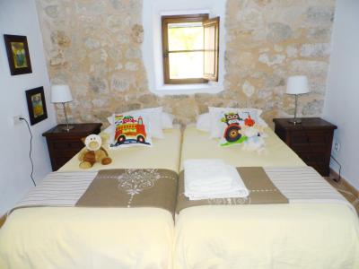 WINTER: 3 sep. Häuser mit 2 Pools und Heizung bei Manacor --- F 250 CM