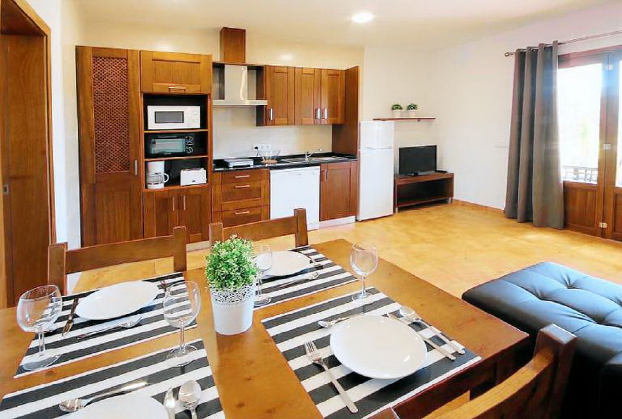 Winter: 9 Apts a 1 - 2 SZ auf einem gem.Grundstück mit Pool und AC in ruhiger Zone bei Campos-AP 43