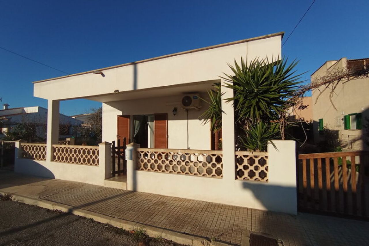 WINTER: Ebenerdiges Chalet mit Garten und Terrassen in Sa Rapita --- CH 01