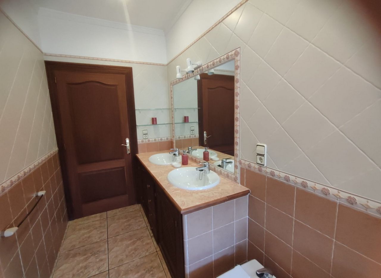 Winter: Ebenerdiges Chalet mit Ölzentralheizung und Garten in ruhiger Lage von Porto Colom  CH 27 WT