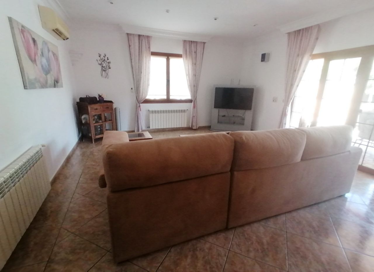 Winter: Ebenerdiges Chalet mit Ölzentralheizung und Garten in ruhiger Lage von Porto Colom  CH 27 WT