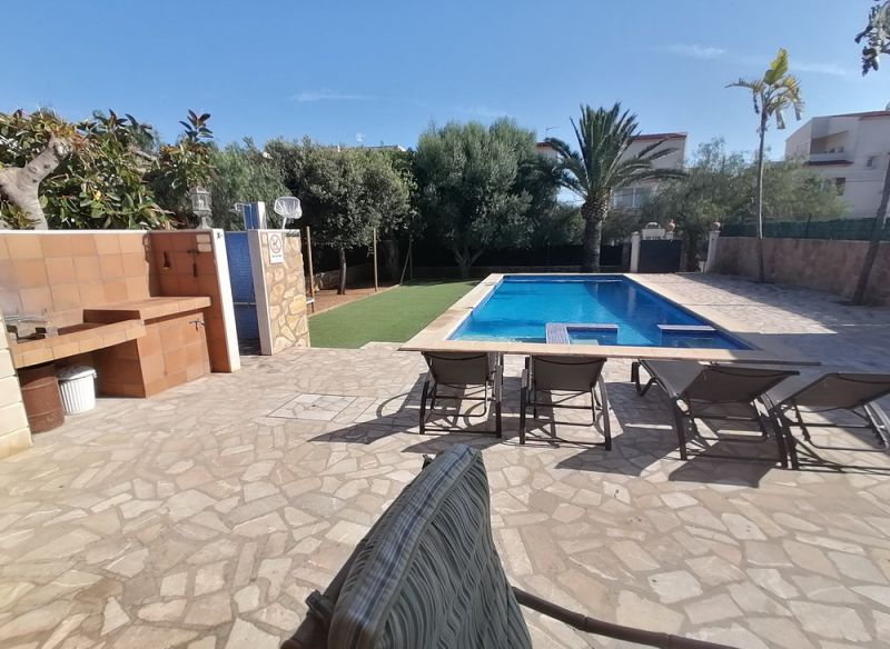 Winter: Ebenerdiges Chalet mit Ölzentralheizung und Garten in ruhiger Lage von Porto Colom  CH 27 WT