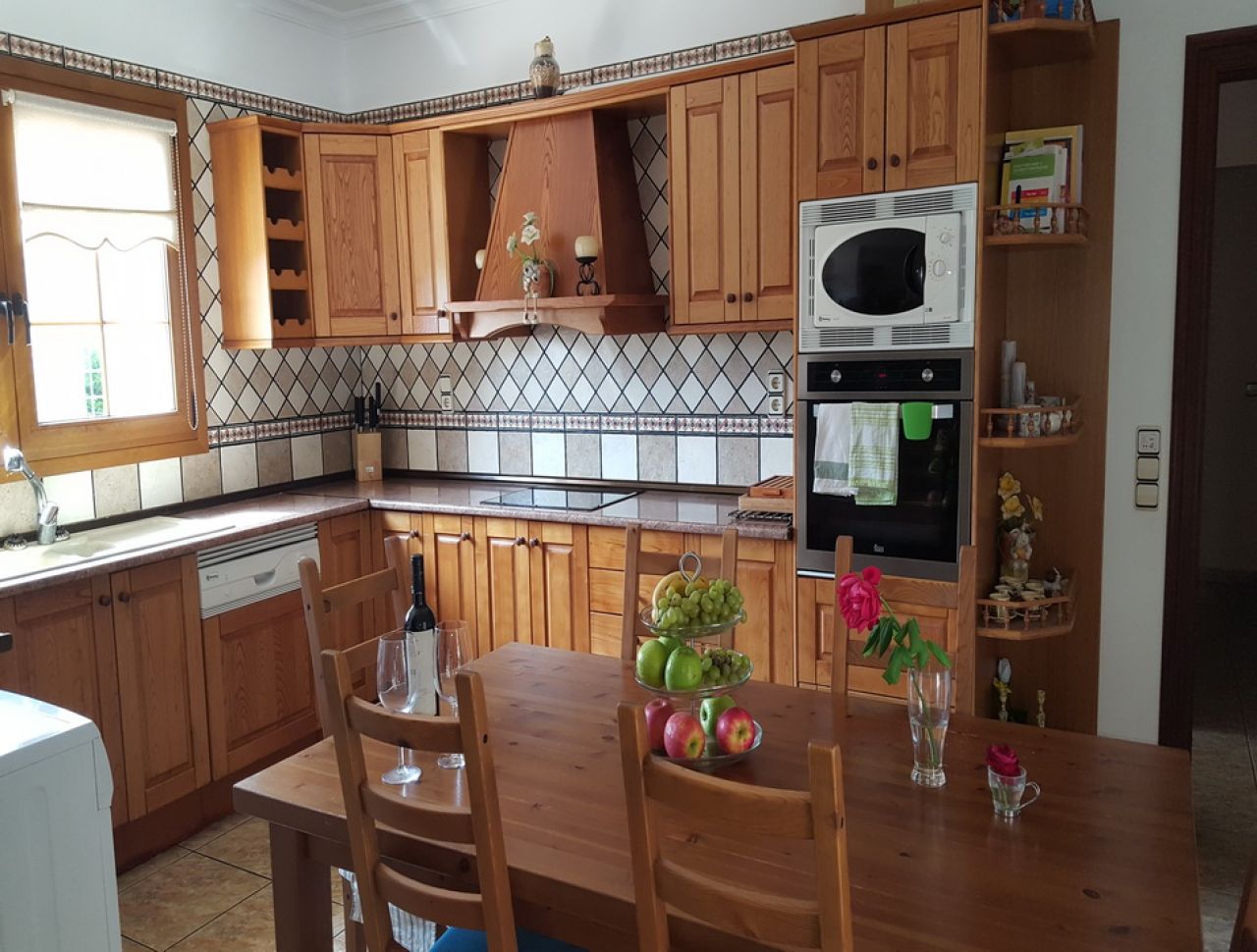 Winter: Ebenerdiges Chalet mit Ölzentralheizung und Garten in ruhiger Lage von Porto Colom  CH 27 WT