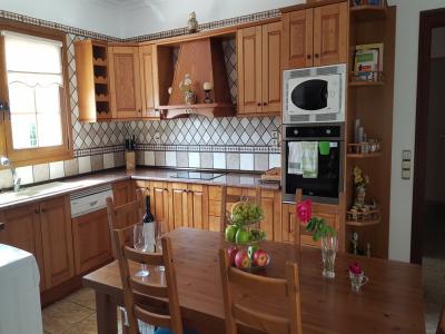 Winter: Ebenerdiges Chalet mit Ölzentralheizung und Garten in ruhiger Lage von Porto Colom  CH 27 WT