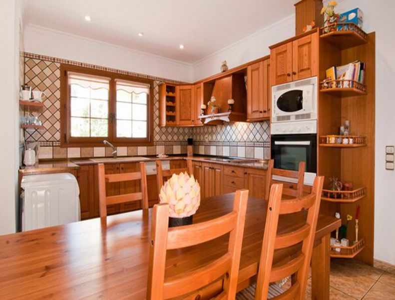 Winter: Ebenerdiges Chalet mit Ölzentralheizung und Garten in ruhiger Lage von Porto Colom  CH 27 WT