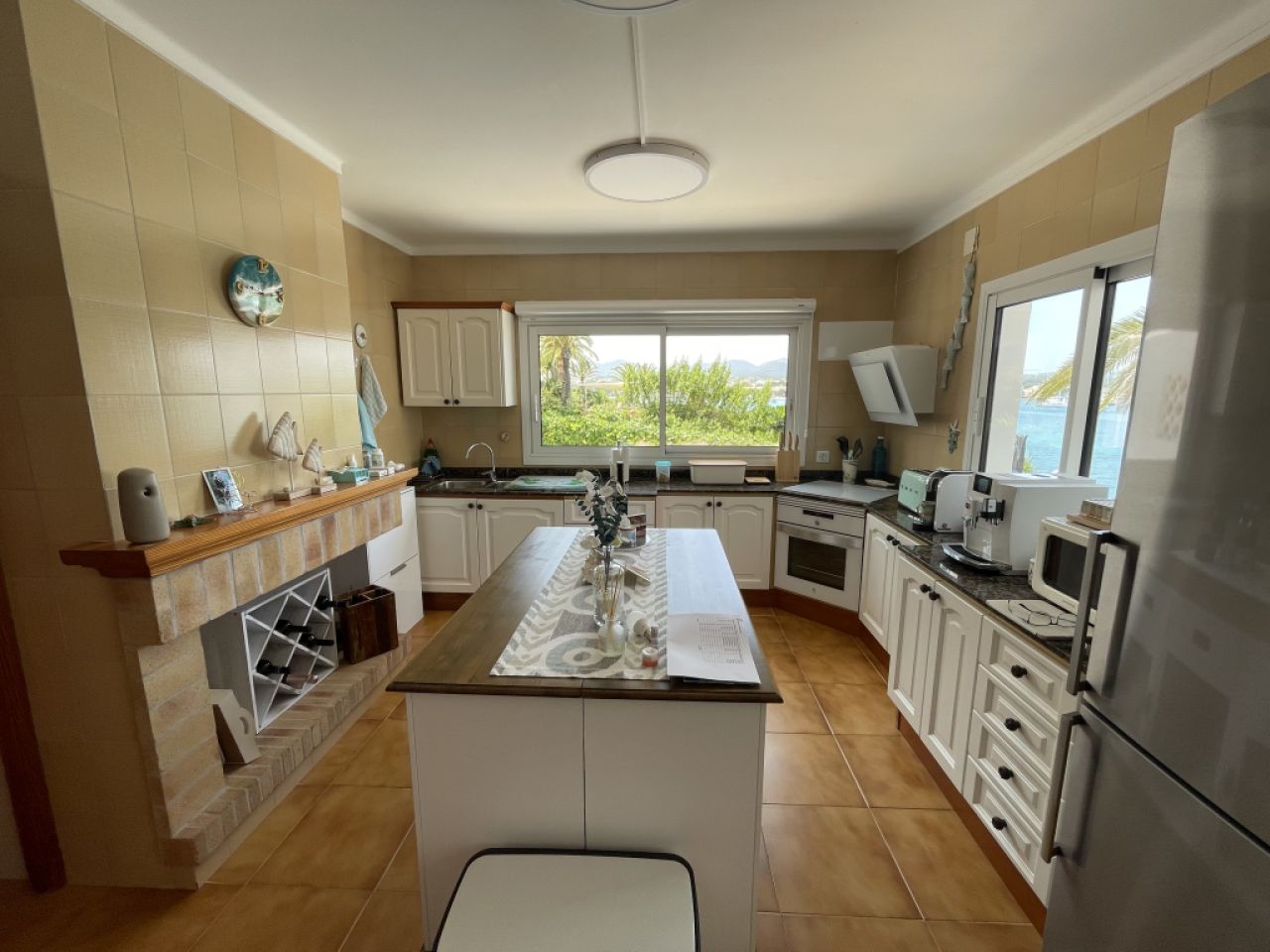 Winter: Elegantes Chalet mit Ölzentralheizung in 1. LInie der Küste von Portocolom --- CH 08 WT