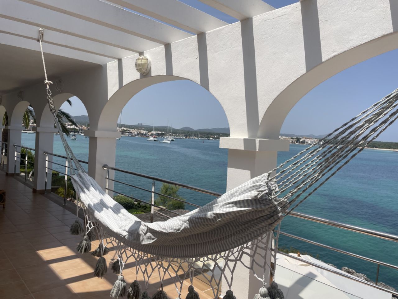 Winter: Elegantes Chalet mit Ölzentralheizung in 1. LInie der Küste von Portocolom --- CH 08 WT