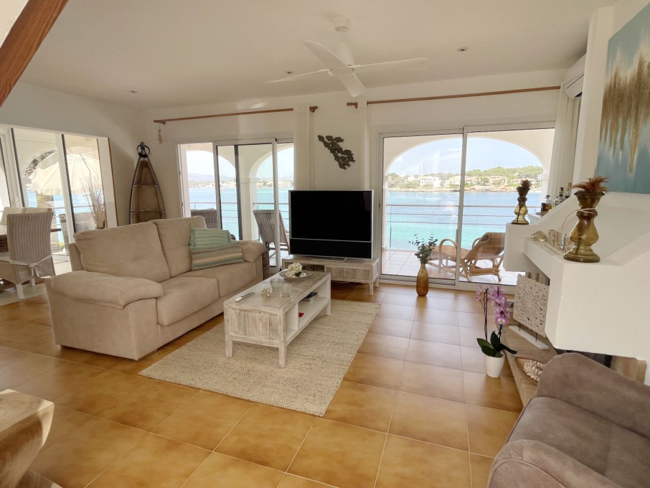 Winter: Elegantes Chalet mit Ölzentralheizung in 1. LInie der Küste von Portocolom --- CH 08 WT