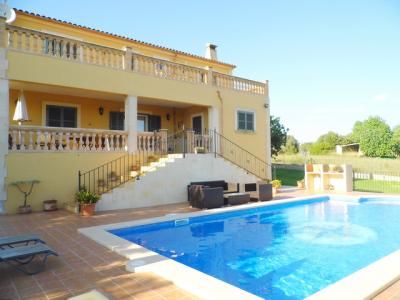 INVIERNO: Acogedora finca con calefacción, piscina en Cas Concos -- F 62 WT