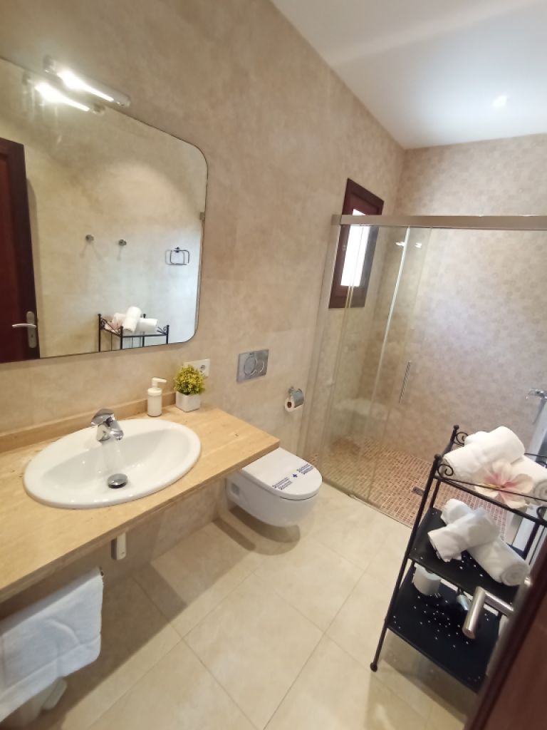 WINTER: Grosse Finca mit Fussbodenheizung, Pool und vielen Extras bei Campos -- F 27 WT