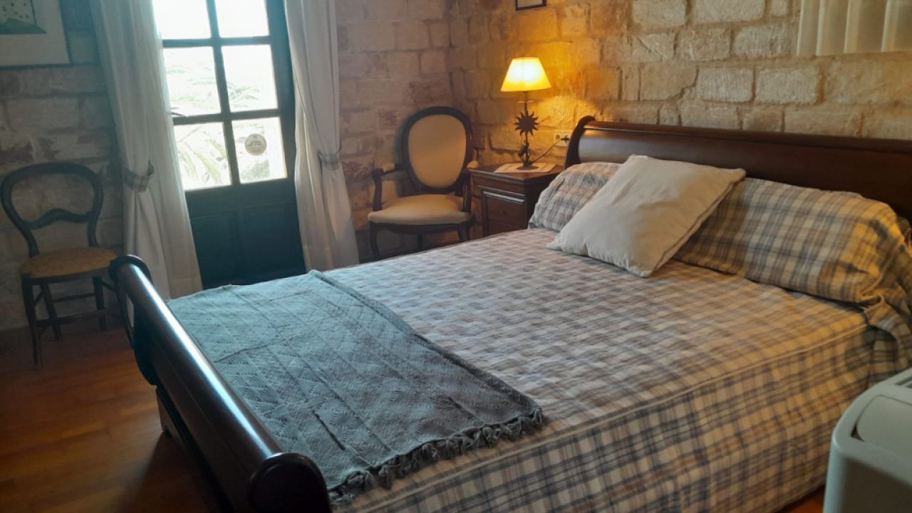 Winter: Grosse Finca mit traumhaftem Garten  bei Ses Salines -- F  63 WT