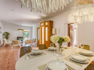 WINTER: Historische Finca -DH  mit Kamin in absolut ruhiger Lage in Orient- West --- F 04 WT