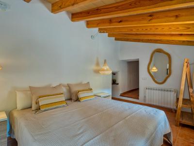 WINTER: Historische Finca -DH  mit Kamin in absolut ruhiger Lage in Orient- West --- F 04 WT