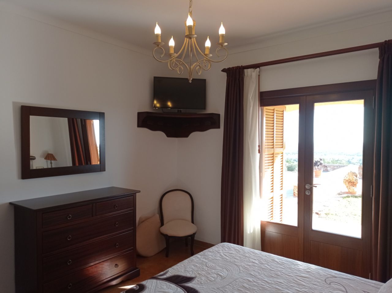 WINTER: Imposante Finca mit Pool, Heizung und schönem Ausblick -- F 02 WT