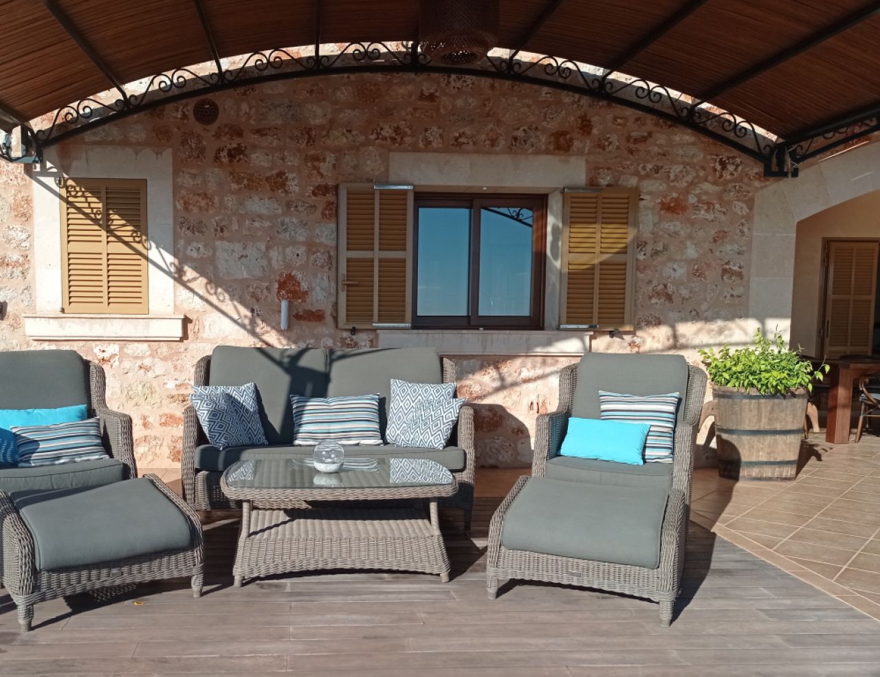 WINTER: Imposante Finca mit Pool, Heizung und schönem Ausblick -- F 02 WT