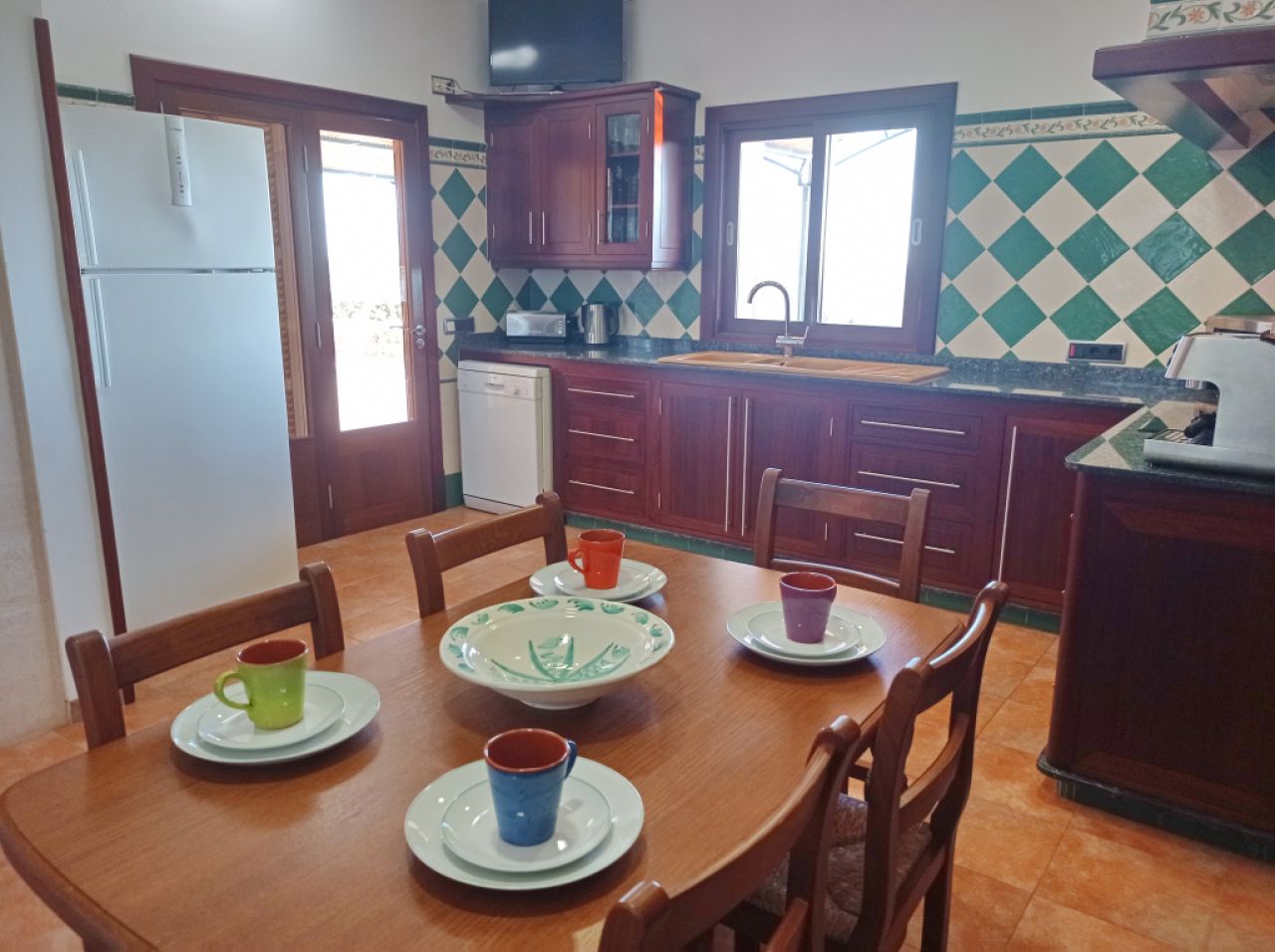 WINTER: Imposante Finca mit Pool, Heizung und schönem Ausblick -- F 02 WT