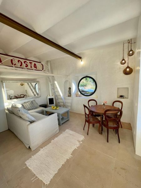 WINTER: Kleines Häuschen in den Bergen bei Felanitx --- C 11 WT