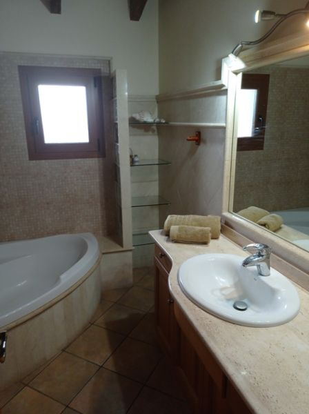 WINTER: Moderne und grosse Finca mit Pool bei Ses Salines -- F 37 WT