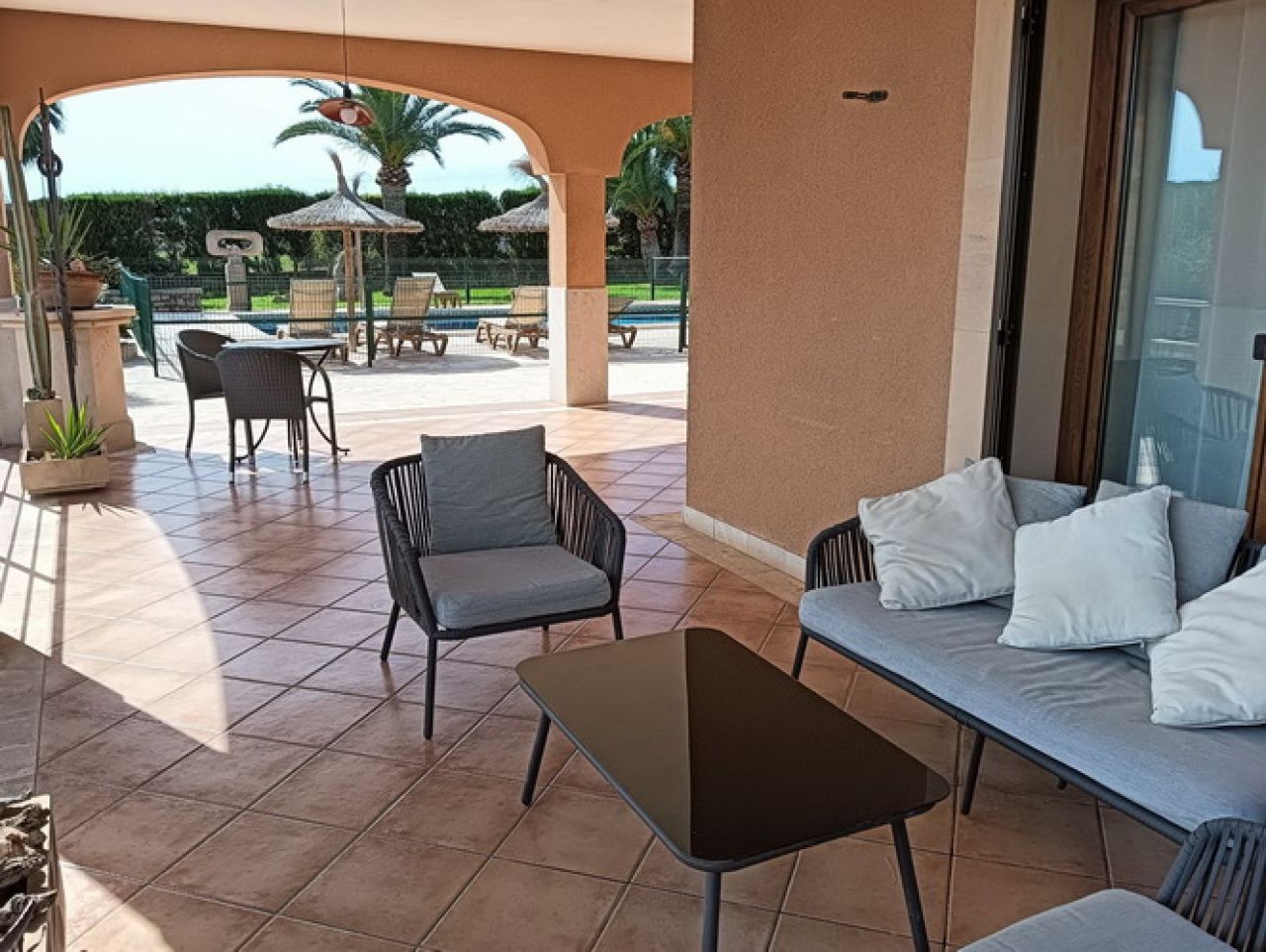 WINTER: Moderne und grosse Finca mit Pool bei Ses Salines -- F 37 WT