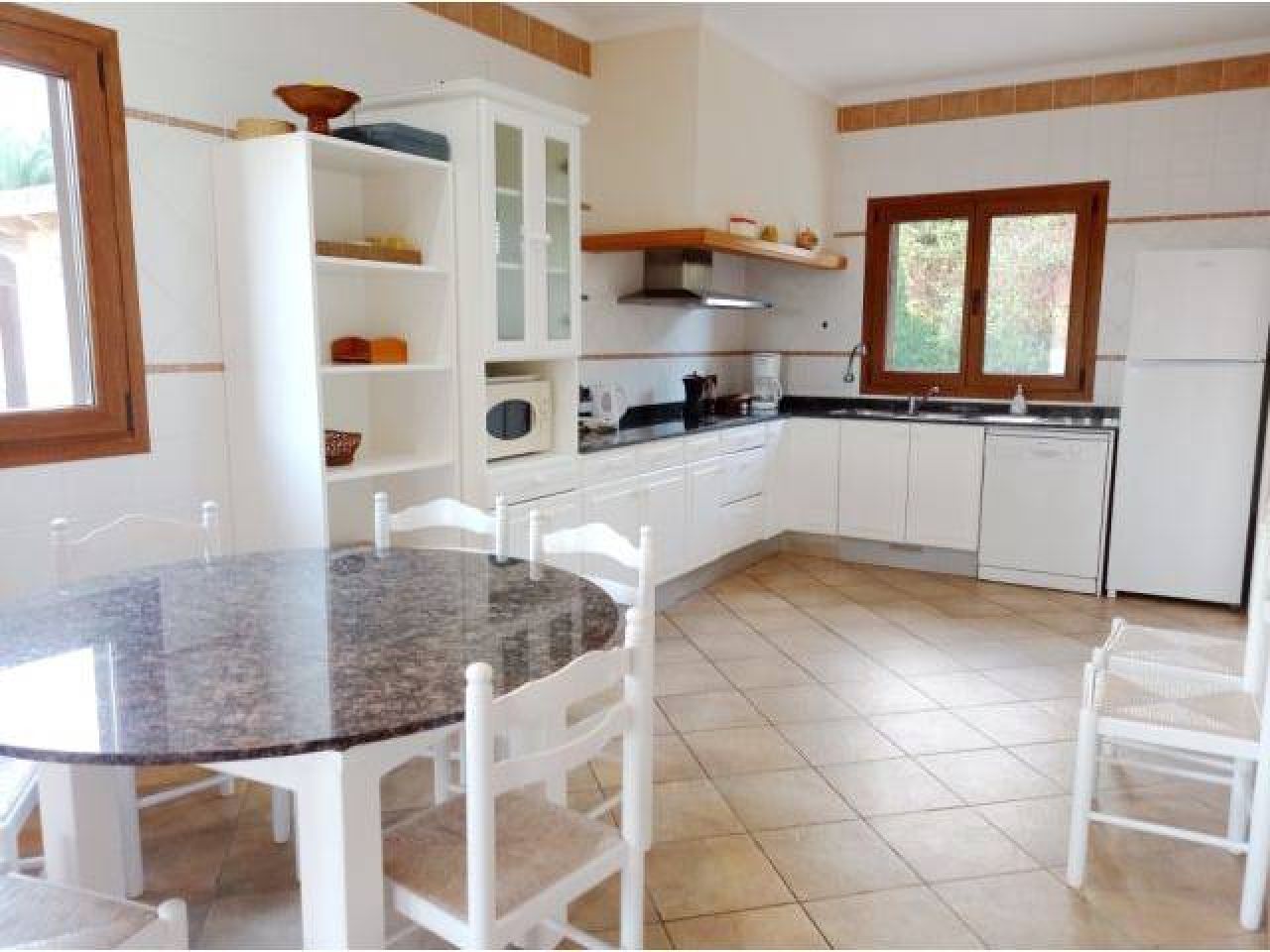 WINTER: Moderne und grosse Finca mit Pool bei Ses Salines -- F 37 WT