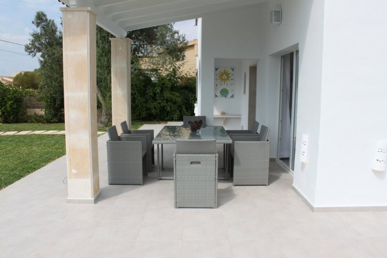 WINTER: Modernes 2 Etagenchalet mit AC, Pool in ruhiger Lage von Estanyol - CH 15 WT