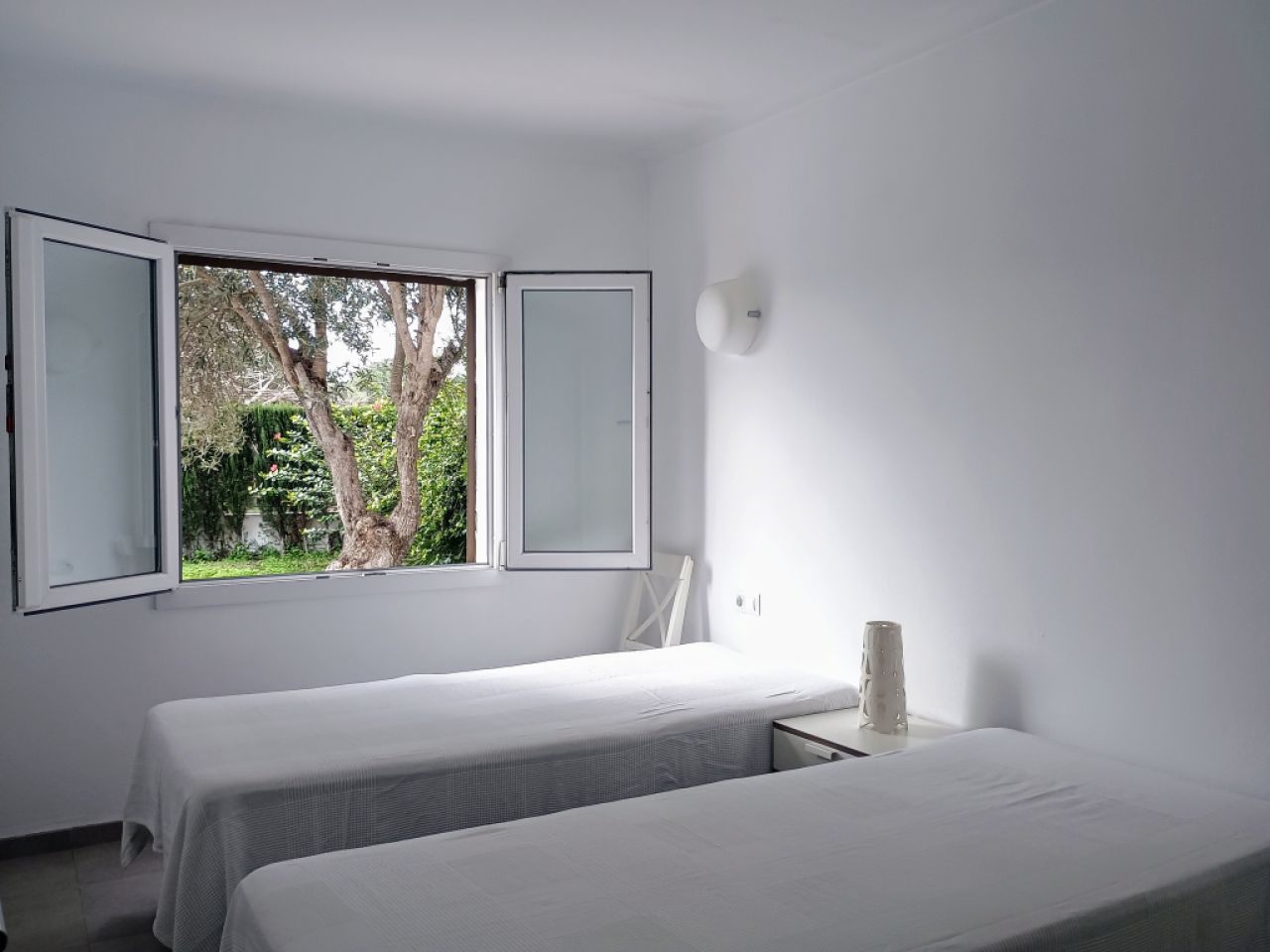 WINTER: Modernes 2 Etagenchalet mit AC, Pool in ruhiger Lage von Estanyol - CH 15 WT