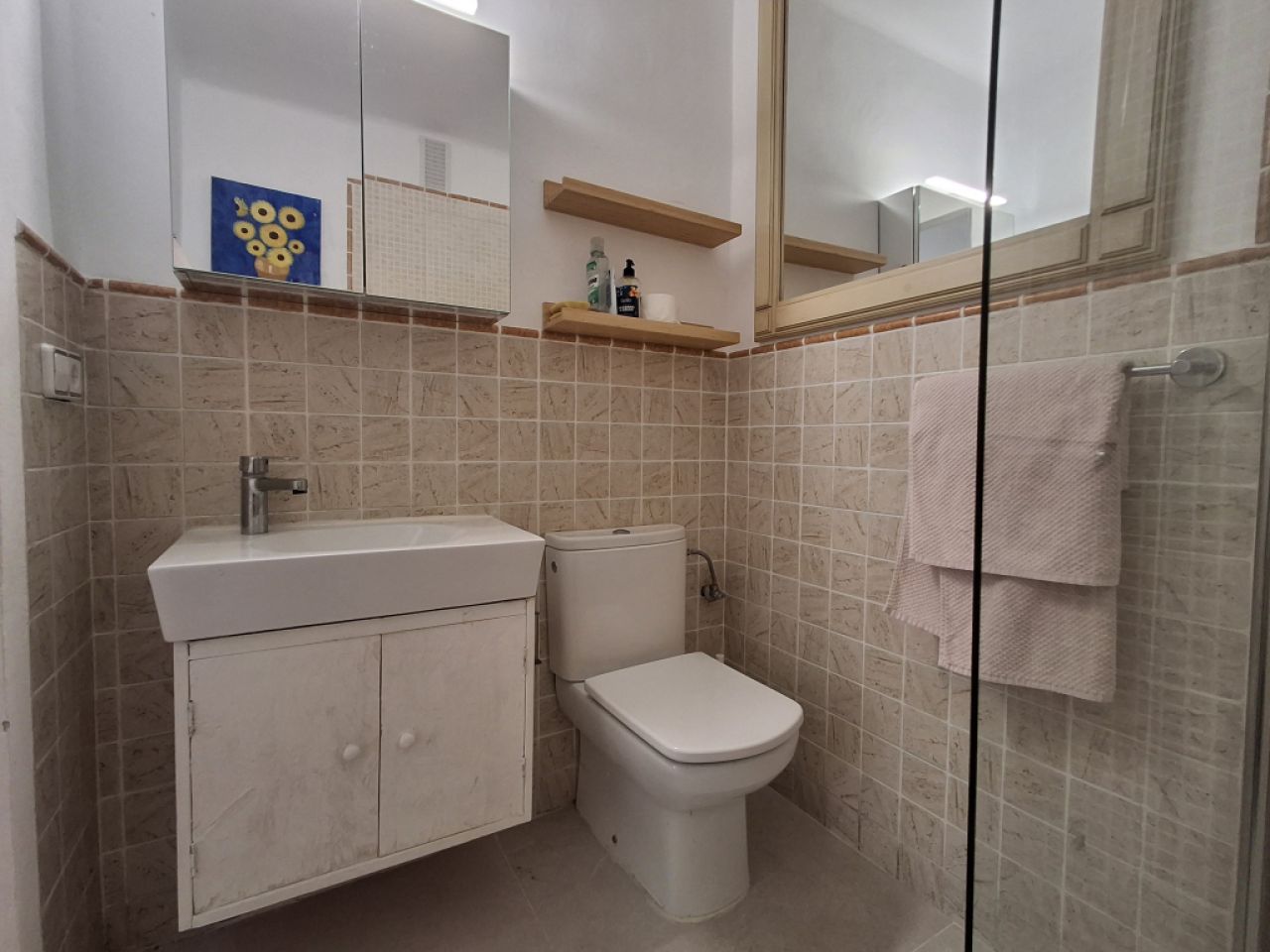 Winter: Modernes Apartment in 3 Etage mit Teilhafenmeerblick in Colonia St. Jordi -- AP 08 WT