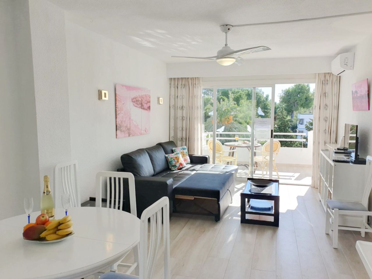 Winter: Modernes Apartment mit Gem Pool und Tennisplatz am Hafen von Alcudia -- AP 23 WT