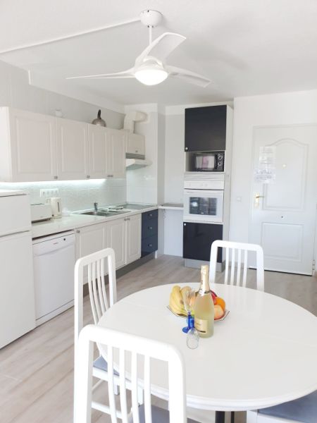 Winter: Modernes Apartment mit Gem Pool und Tennisplatz am Hafen von Alcudia -- AP 23 WT