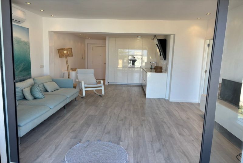 Winter: Modern apartment with partial sea view and AC in Can Picafort -- AP 15 WT