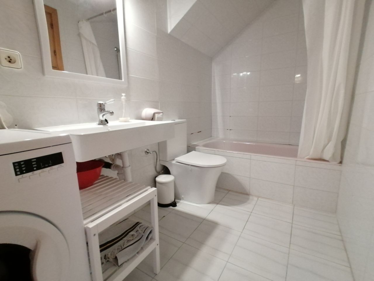 Winter: Parterreapartment in 1. Linie des Hafens von Colonia St JOrdi-- AP 25 WT