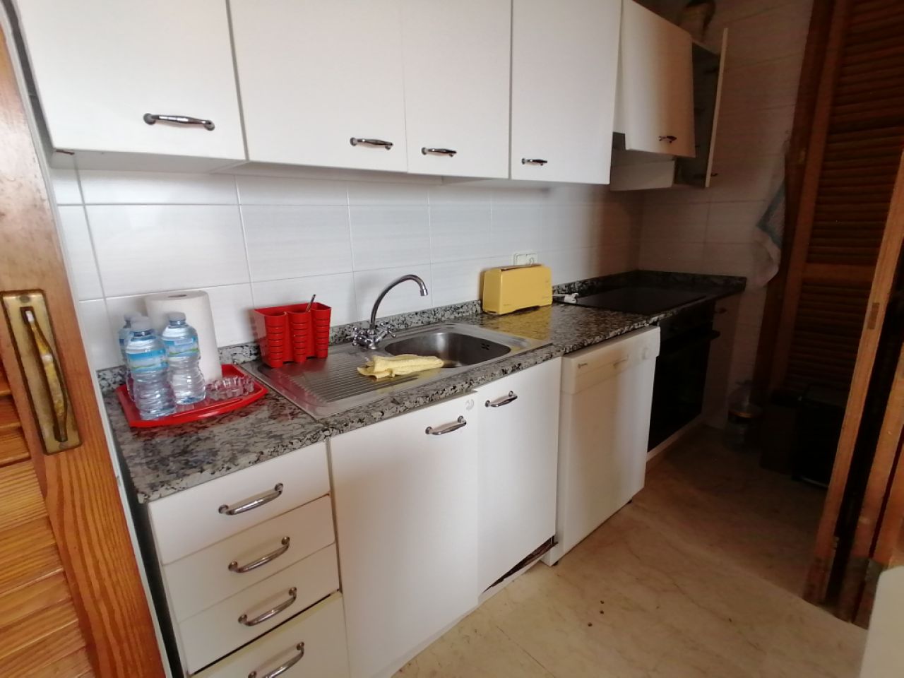 Winter: Parterreapartment in 1. Linie des Hafens von Colonia St JOrdi-- AP 25 WT