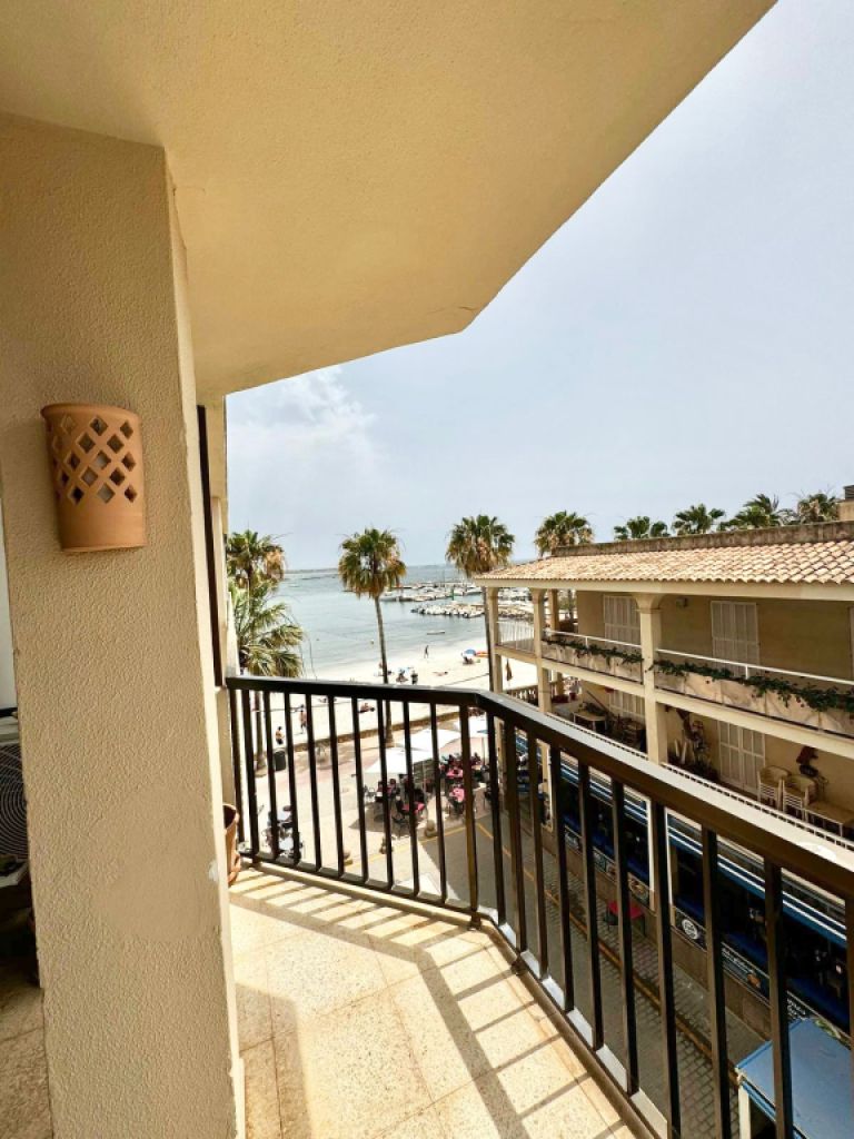 WINTER: Renovated and modern apartment in 1st place Line of the Port of Colonia St Jordi-- AP 08 WT