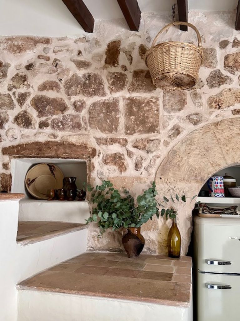 WINTER: Renovated, historic village house in Muro - North Mallorca - DH 05 WT