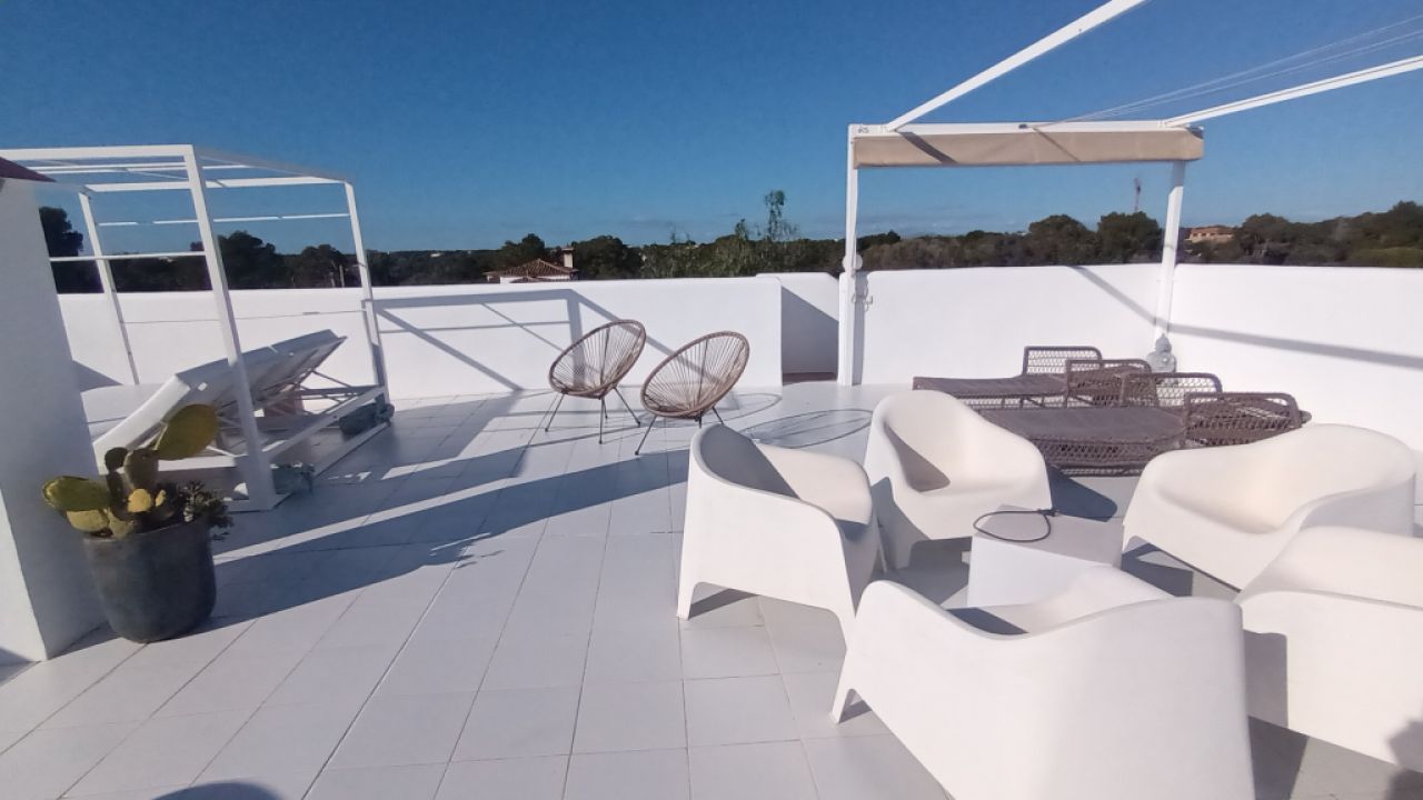 Invierno: Elegante apartamento con 3 terrazas y calefacción en Cala Santanyi -- AP 30 WT