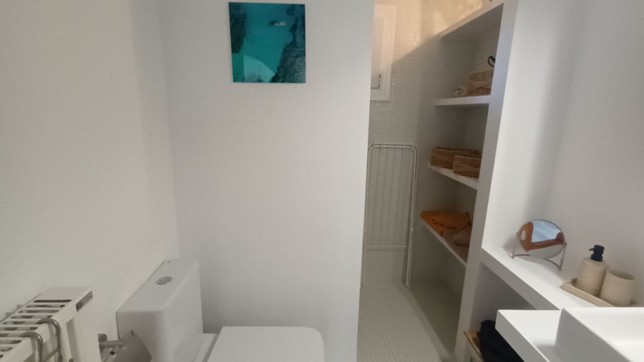 Invierno: Elegante apartamento con 3 terrazas y calefacción en Cala Santanyi -- AP 30 WT