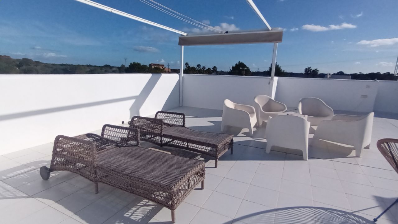 Invierno: Elegante apartamento con 3 terrazas y calefacción en Cala Santanyi -- AP 30 WT