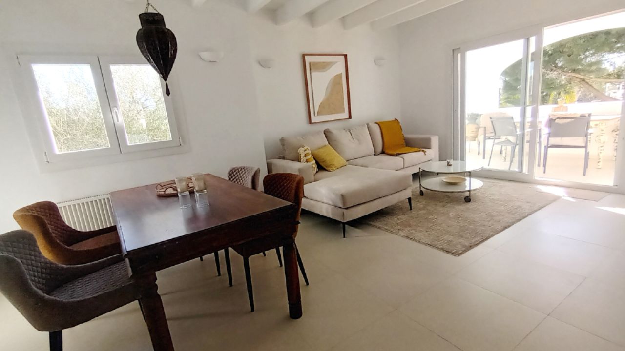 Invierno: Elegante apartamento con 3 terrazas y calefacción en Cala Santanyi -- AP 30 WT