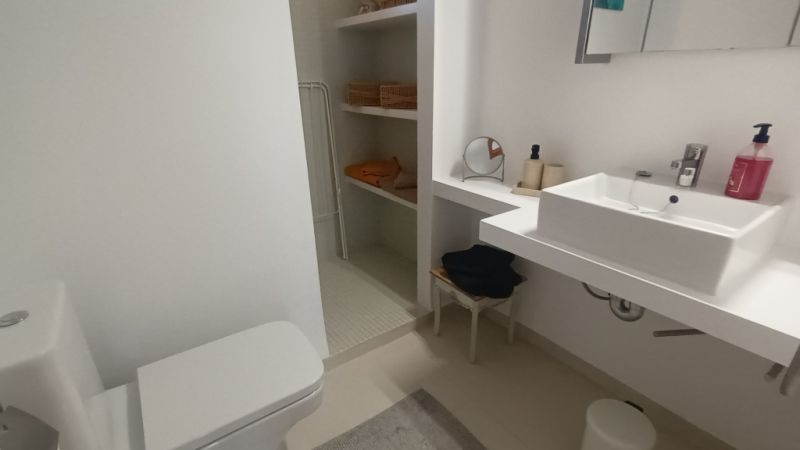 Invierno: Elegante apartamento con 3 terrazas y calefacción en Cala Santanyi -- AP 30 WT