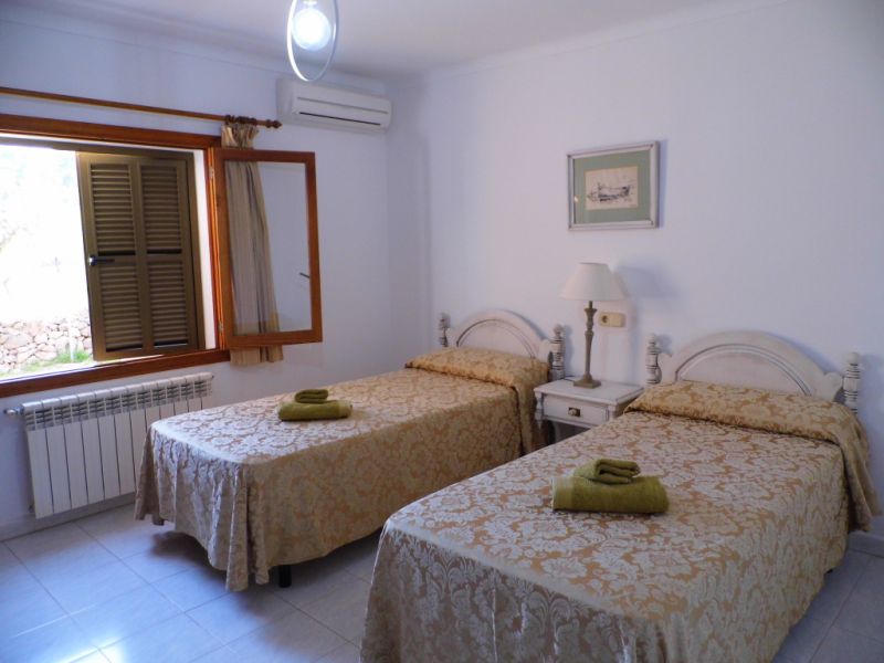 WInter: Preciosa finca con calefacción y vistas al mar en S Horta --- F 12 WT