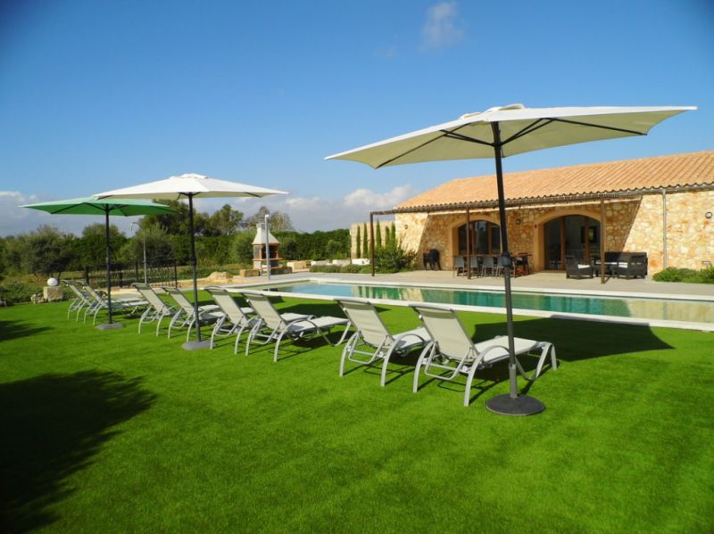 WINTERSAISON 24/ 25: Ebenerdige und hochmoderne Finca bei Manacor --- F 06 WT