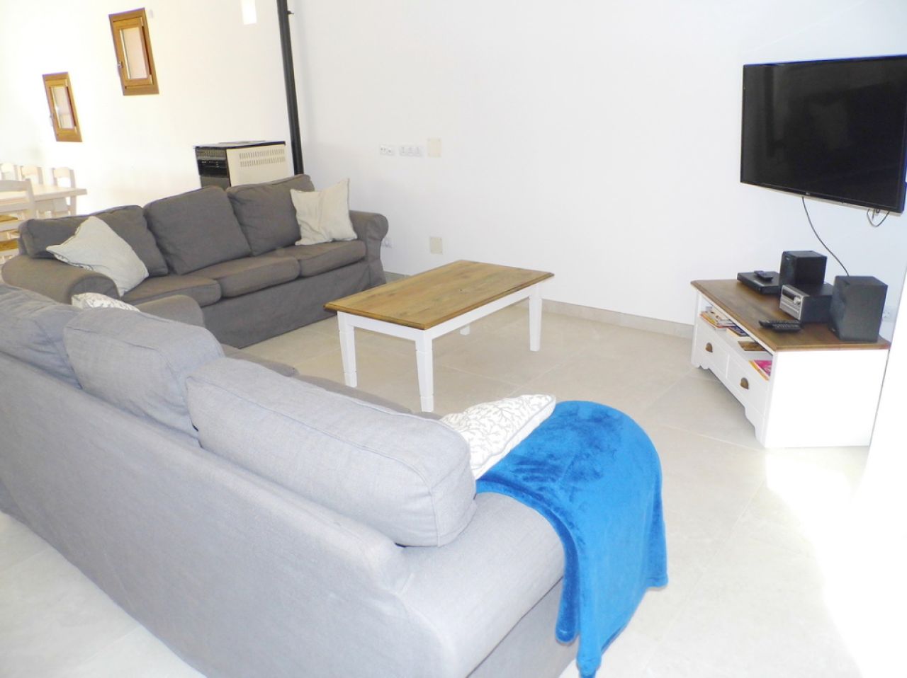 WINTERSAISON 24/ 25: Ebenerdige und hochmoderne Finca bei Manacor --- F 06 WT