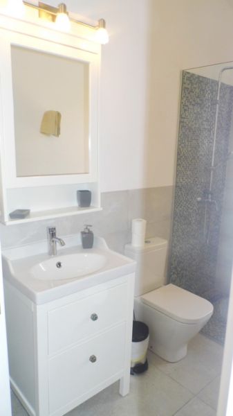 WINTERSAISON 24/ 25: Ebenerdige und hochmoderne Finca bei Manacor --- F 06 WT