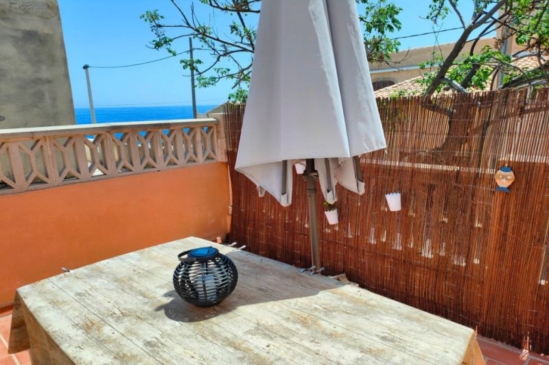 Wintersaison: Modernisiertes Apartment in 1. Line der Küste von  Cala Morlanda -- AP 09 WT