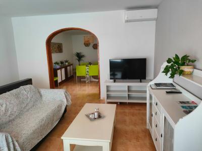 Wintersaison: Modernisiertes Apartment in 1. Line der Küste von  Cala Morlanda -- AP 09 WT