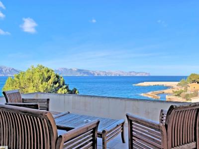 Wohnhaus in Mal Pas Alcudia mit direktem Meerzugang und herrlichem Ausblick