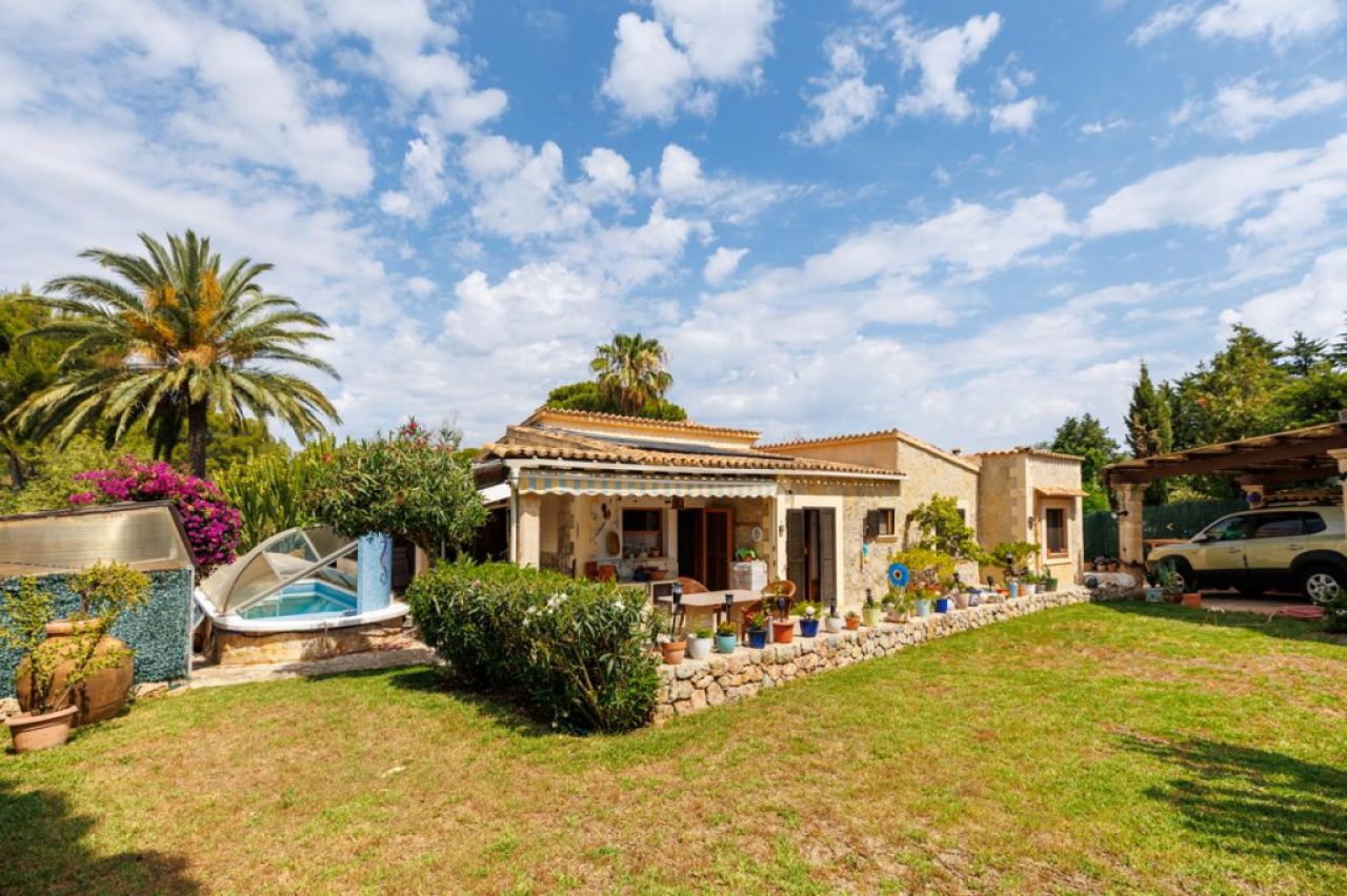 House with guest apartment in Bonaire Alcudia