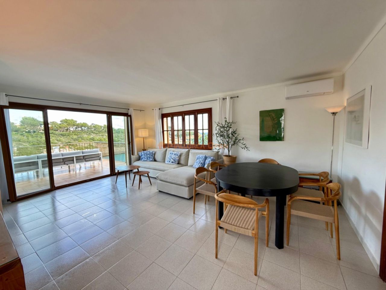apartment on the front line in Cala Mandia