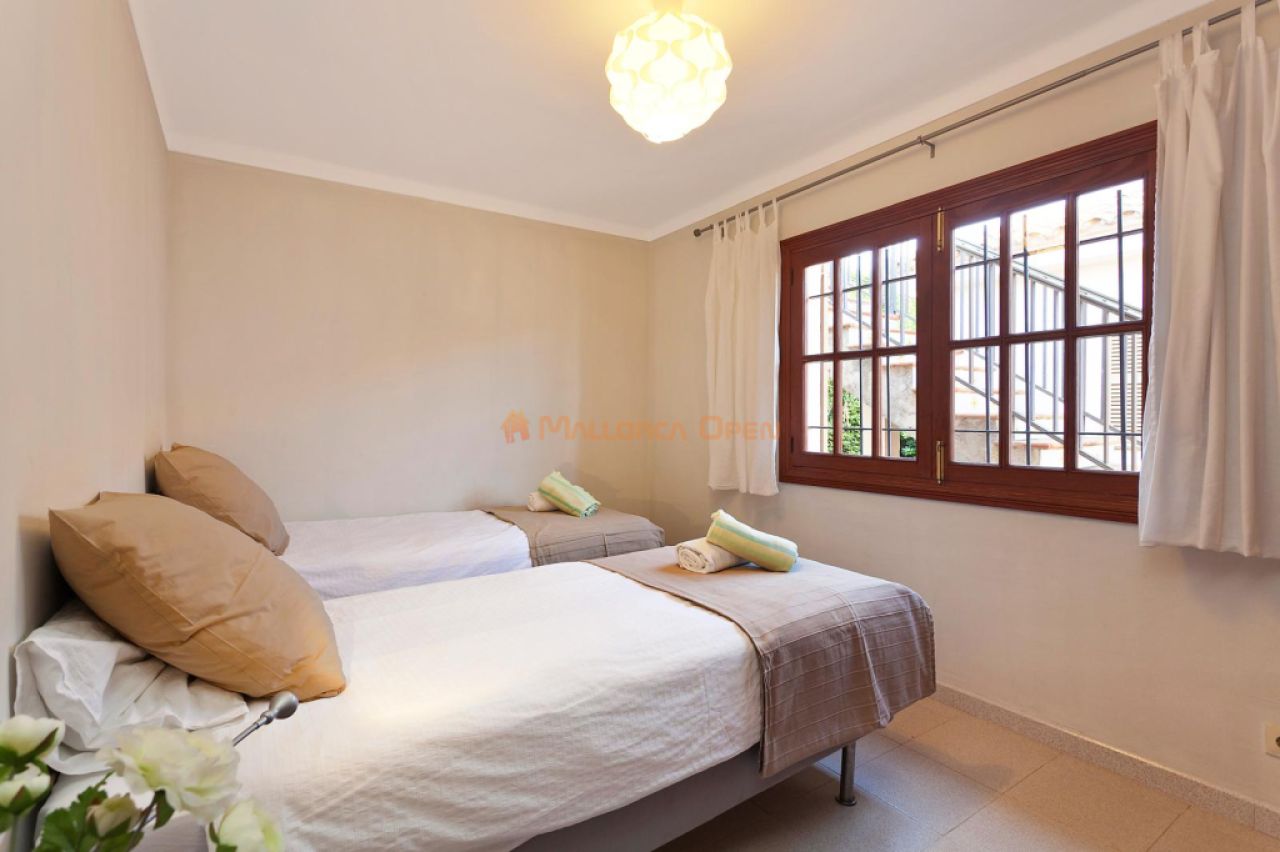 apartment on the front line in Cala Mandia