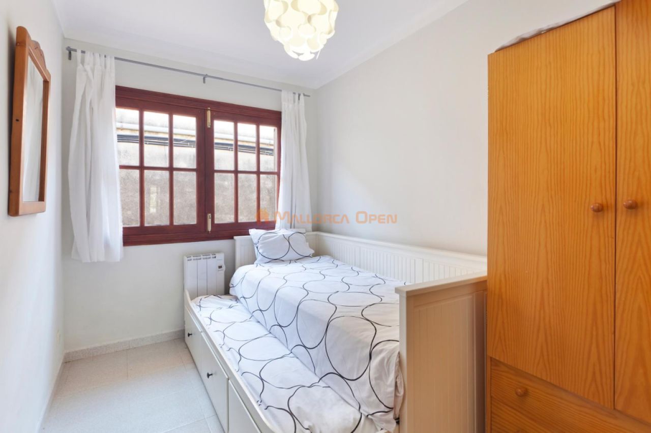 apartment on the front line in Cala Mandia